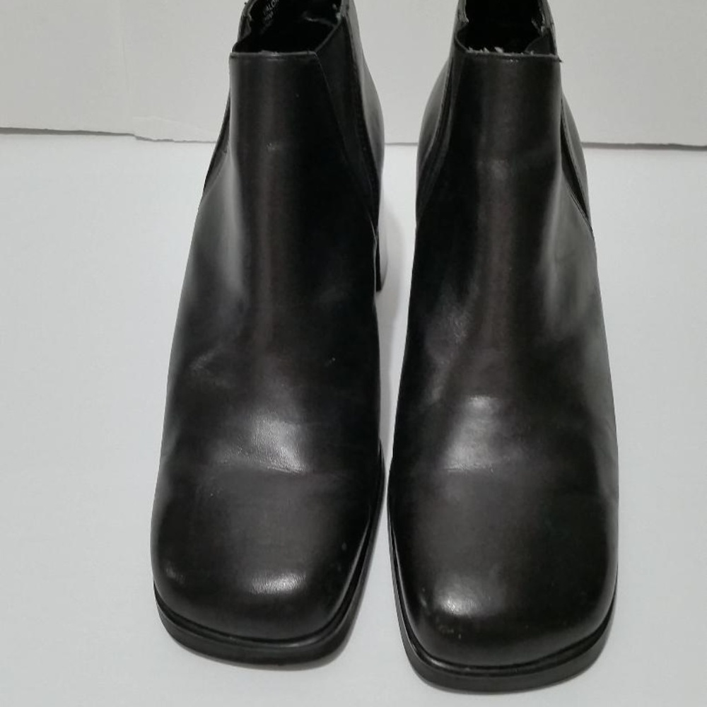Women's Impo Black Pullover Ankle Boots - 7M